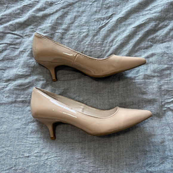 3/$10 🏷️ David’s Bridal pumps - Picture 1 of 10